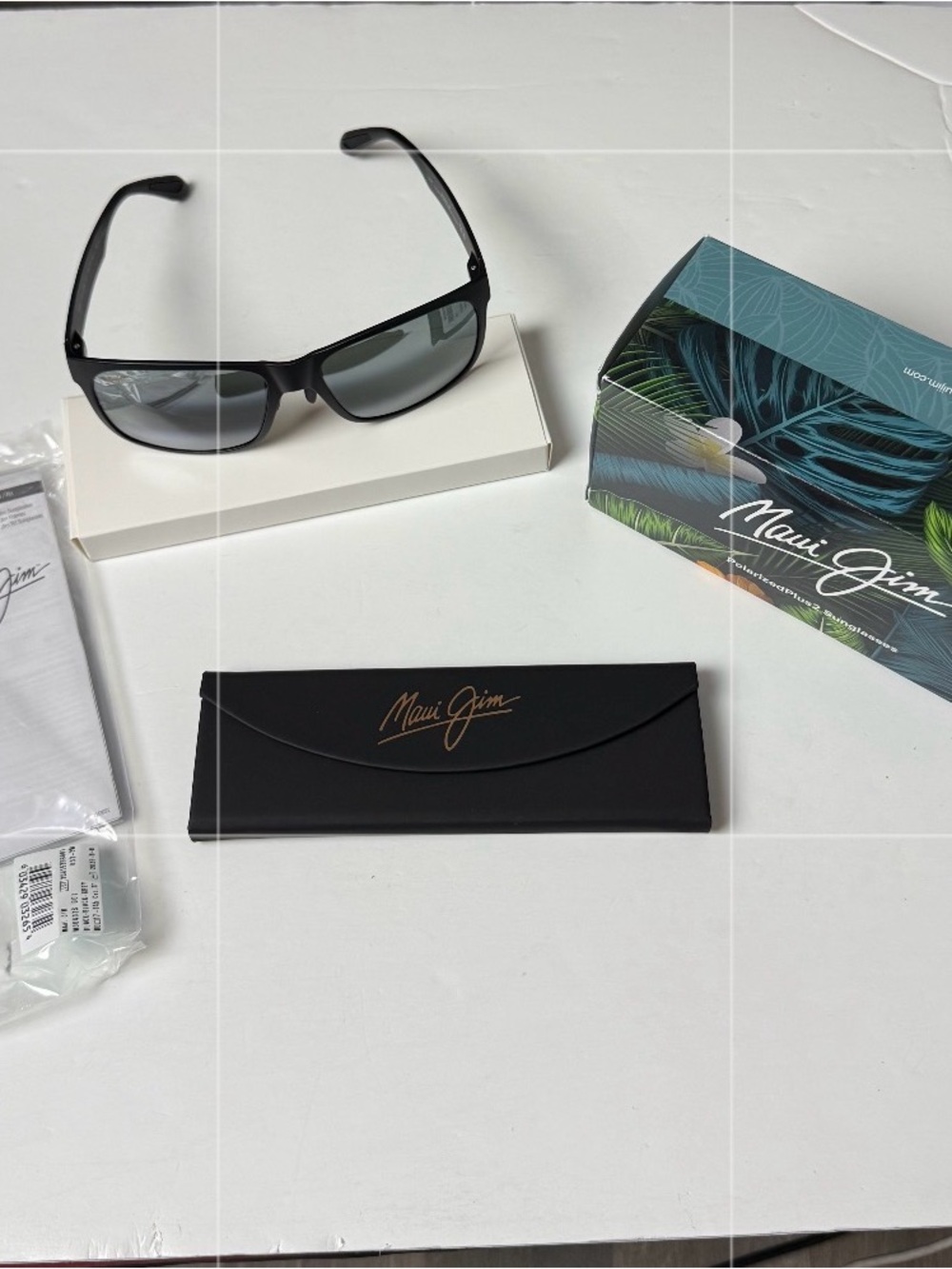 NIB Men’s Maui Jim Red Sands in Matte Black with Polarized Lens